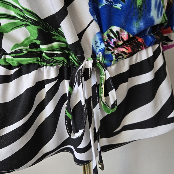 JOSEPH RIBKOFF Zebra Print Floral Accent Tie Waist Top. Size 14 - Picture 4 of 11